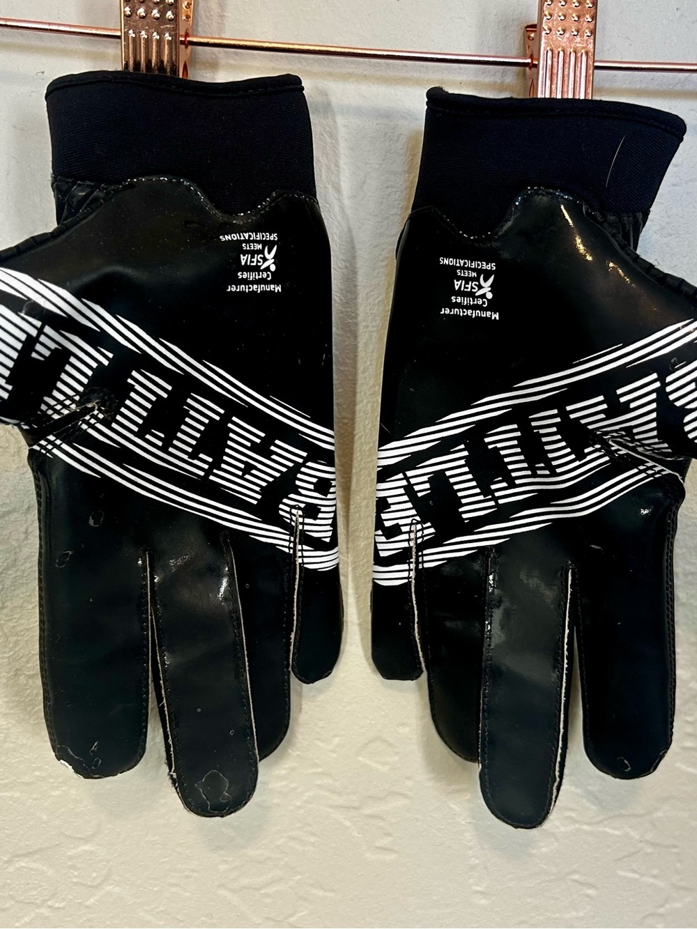 Battle Sports Doom Football Receiver Gloves Adult Large Black White